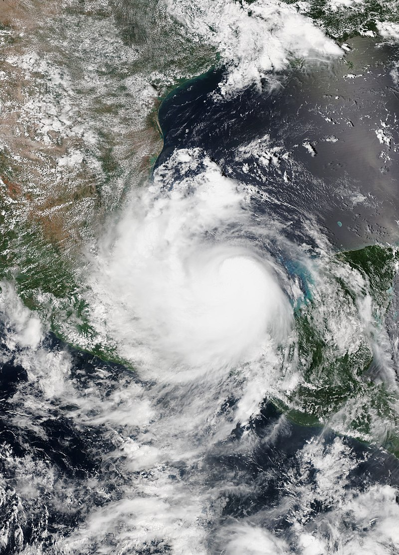 Huracán Franklin en categoría 1. Wikimedia Commons